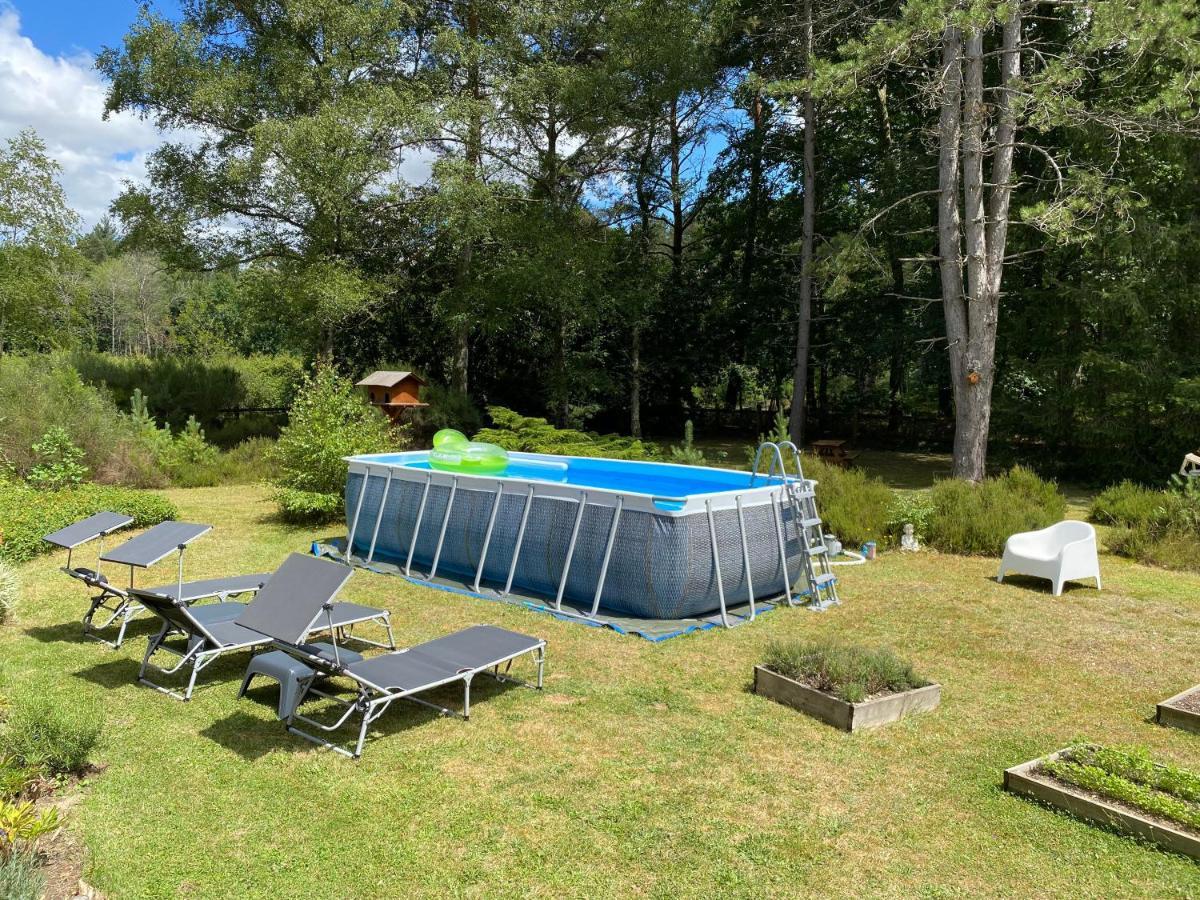 Les Genebruyeres - L'Histoire D'Un Reve Bed & Breakfast Aubigny-sur-Nere Exterior photo